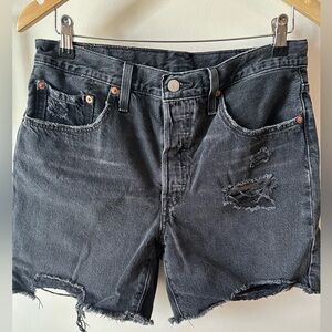 LEVI distressed shorts size 31